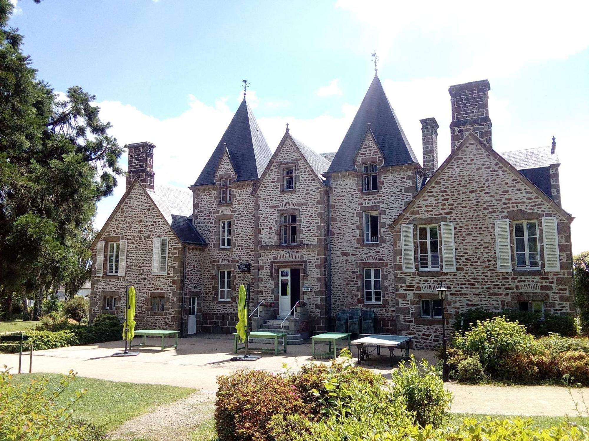 Chateau Du Bourg Saint-Denis-de-Gastines Exterior foto